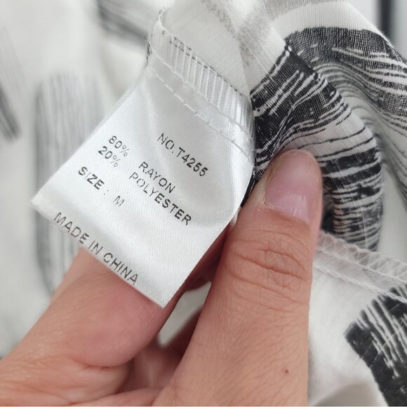 Terra SJ Apparel Lagenlook Button Up Top Tunic Pocket Abstract Print Art to Wear - Picture 9 of 13